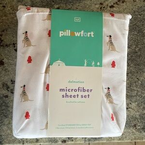 Pillow fort microfiber full sheet set new in package